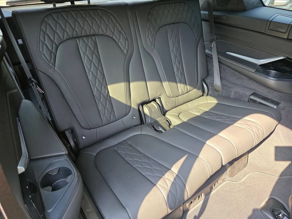 Certified 2024 BMW X7 M60i w/ Executive Package AWD/4WD image 27
