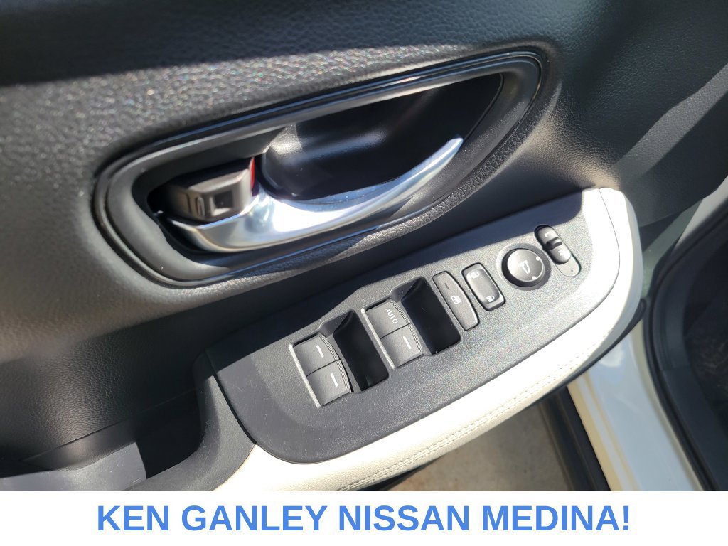 Used 2024 Honda HR-V LX image 36