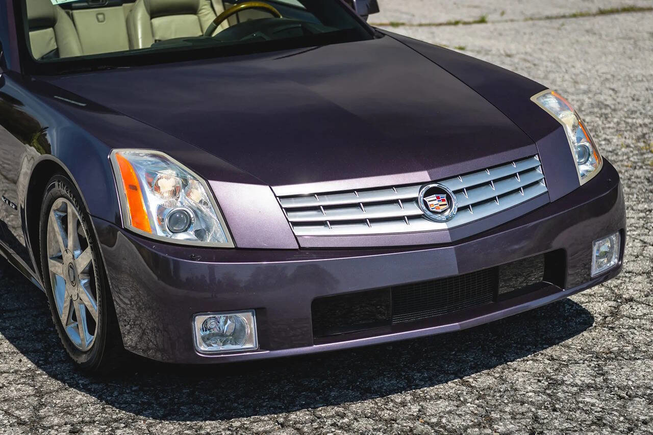 Used 2004 Cadillac XLR image 27