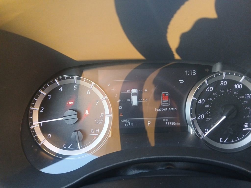 Used 2023 Toyota Highlander L image 25