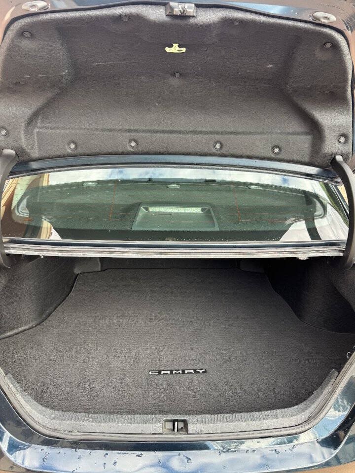 Used 2018 Toyota Camry LE FWD image 25