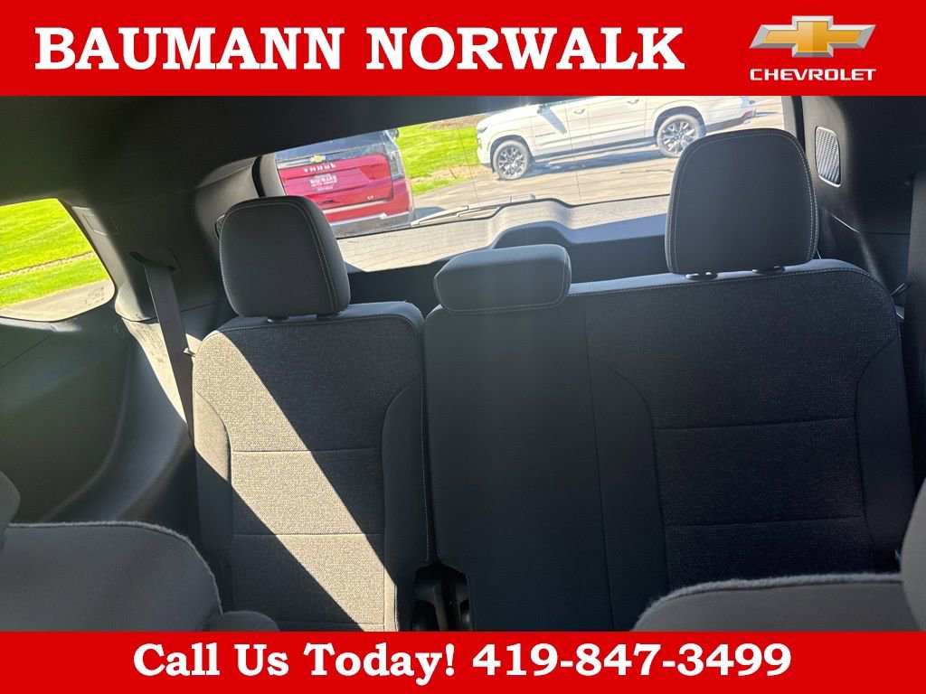Used 2025 Chevrolet Traverse LT w/ Midnight/Sport Edition AWD/4WD image 35