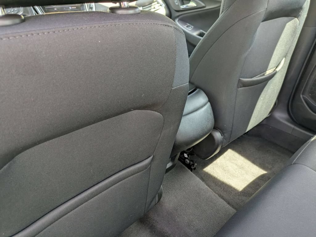 Used 2021 Chevrolet Malibu LS FWD image 27
