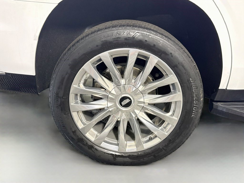 Used 2023 Cadillac Escalade Premium Luxury RWD image 32