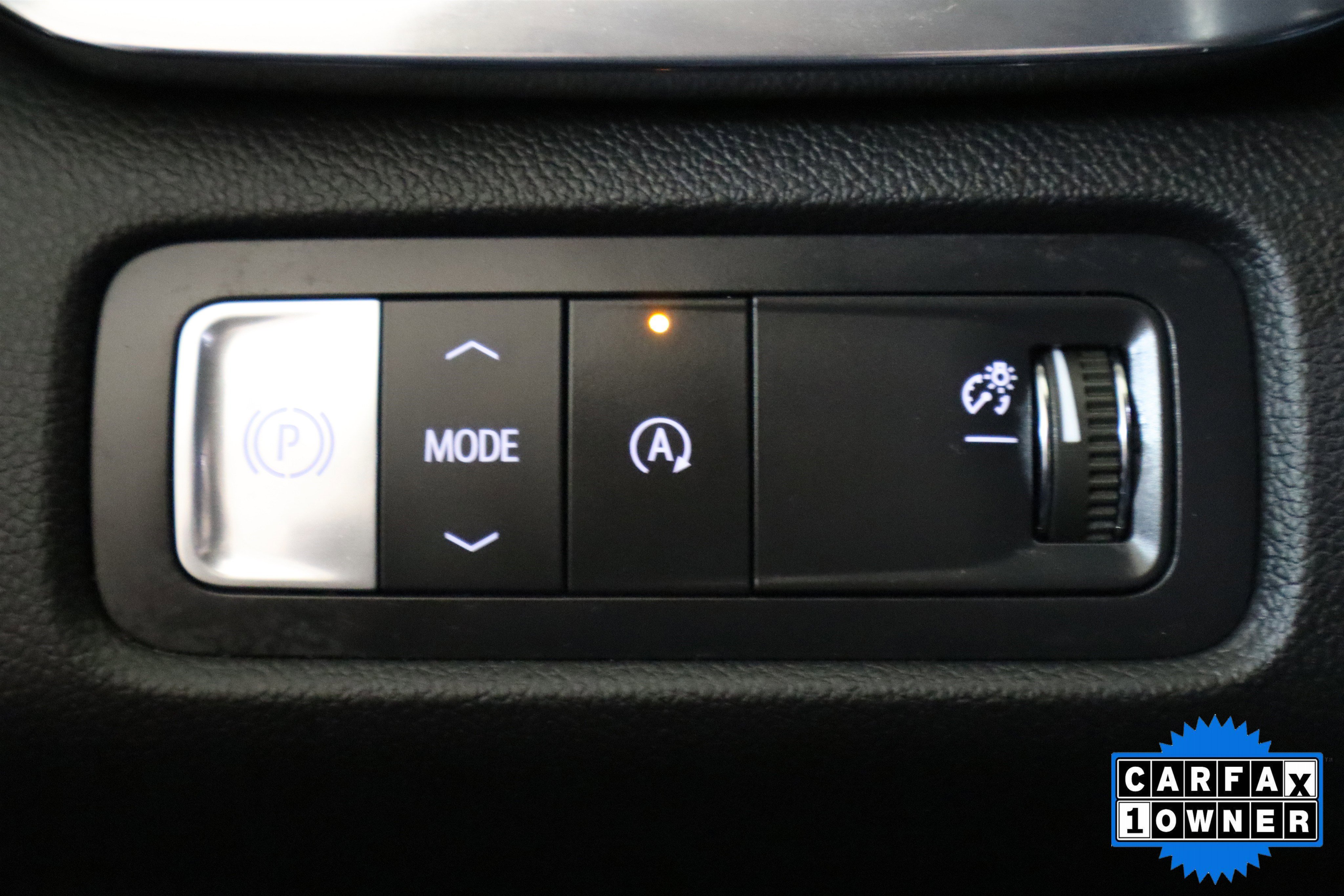 Used 2025 GMC Acadia Elevation image 32