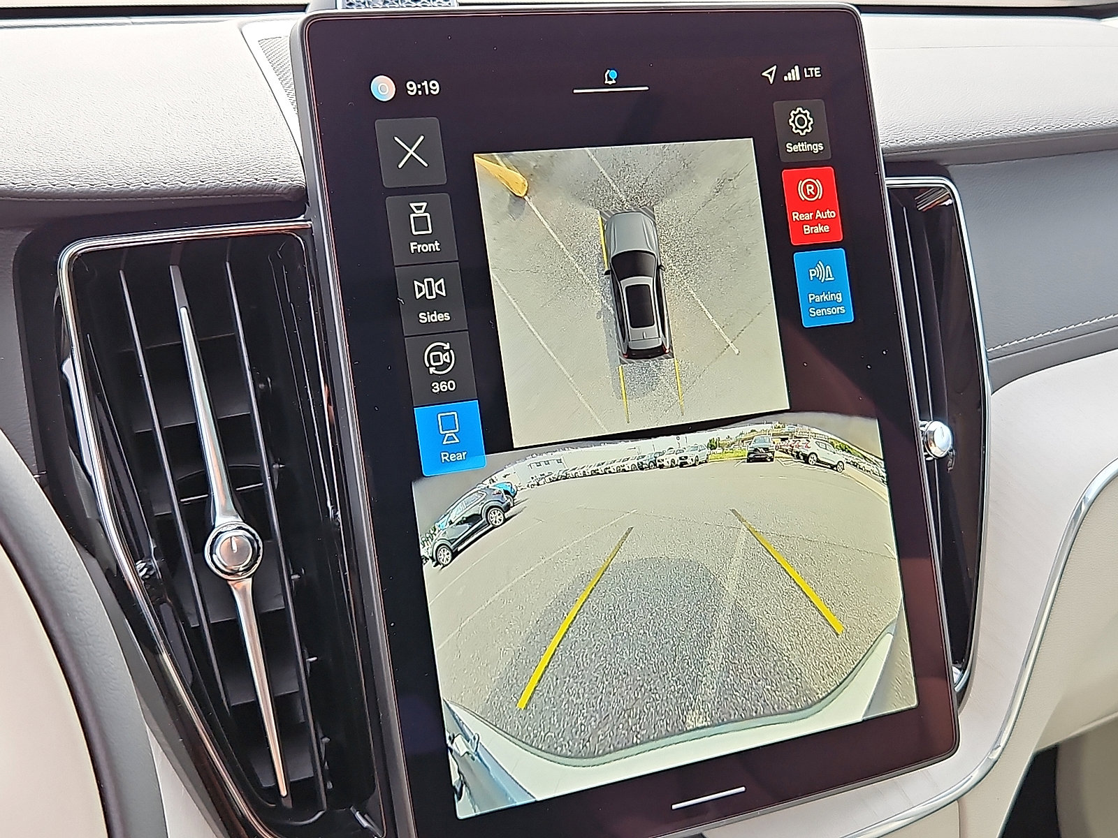 New 2026 Volvo XC60 T8 Ultra image 17