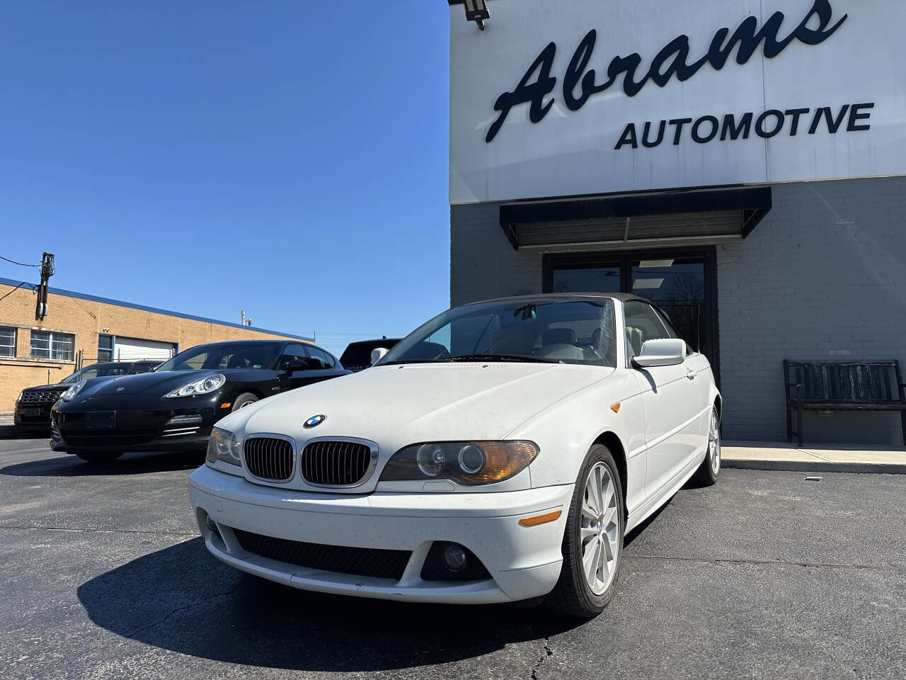 Used 2004 BMW 330Ci Convertible RWD image 3