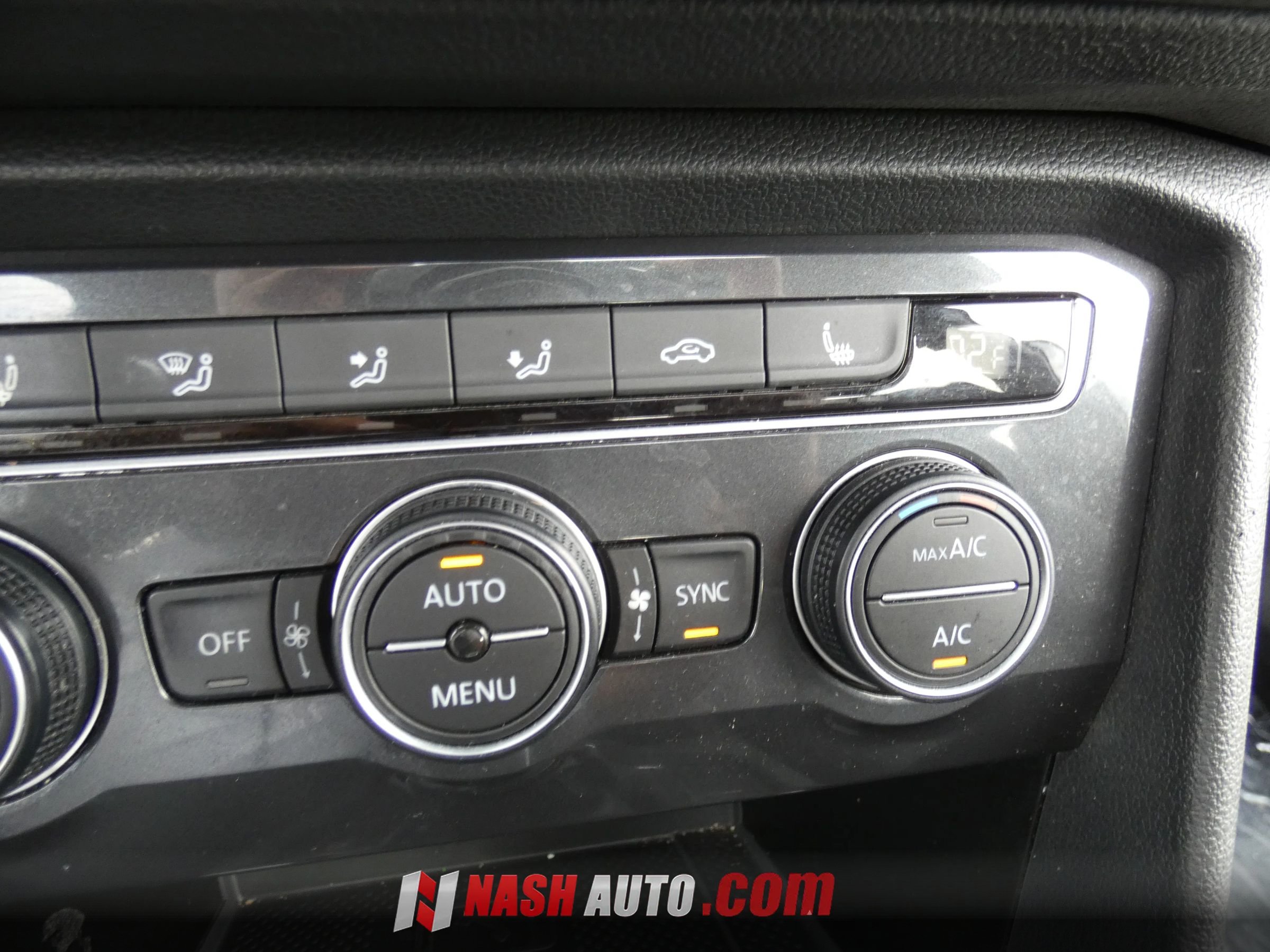 Used 2020 Volkswagen Tiguan SE w/ Panoramic Sunroof Package FWD image 62