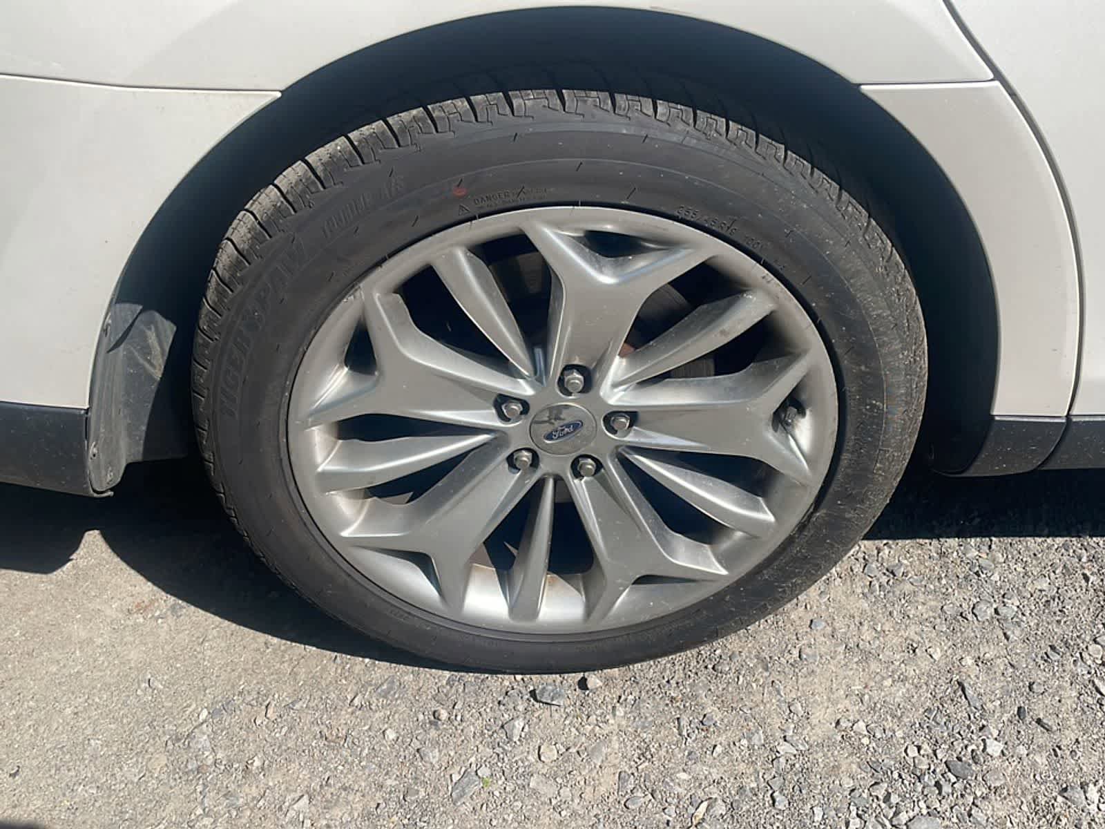 Used 2014 Ford Taurus Limited FWD image 20