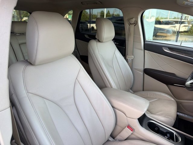 Certified 2019 Lincoln MKC Reserve w/ MKC Technology Package FWD image 20
