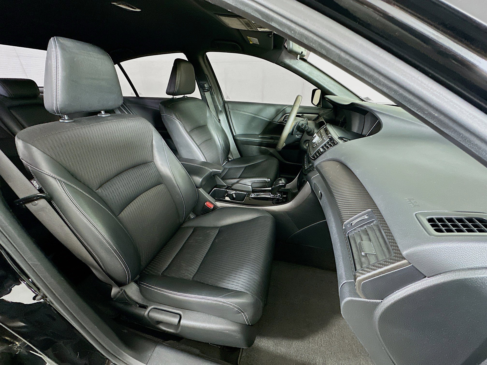 Used 2016 Honda Accord Sport image 28