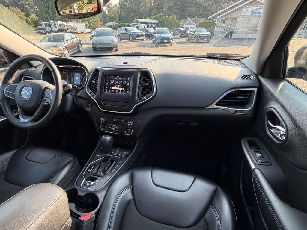 Used 2019 Jeep Cherokee Latitude Plus AWD/4WD image 28