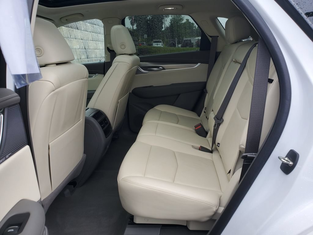 Certified 2024 Cadillac XT5 Premium Luxury w/ LPO, Floor Liner Package AWD/4WD image 41