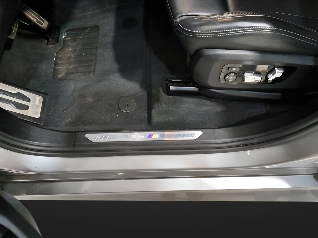 Used 2020 BMW X5 M AWD/4WD image 11