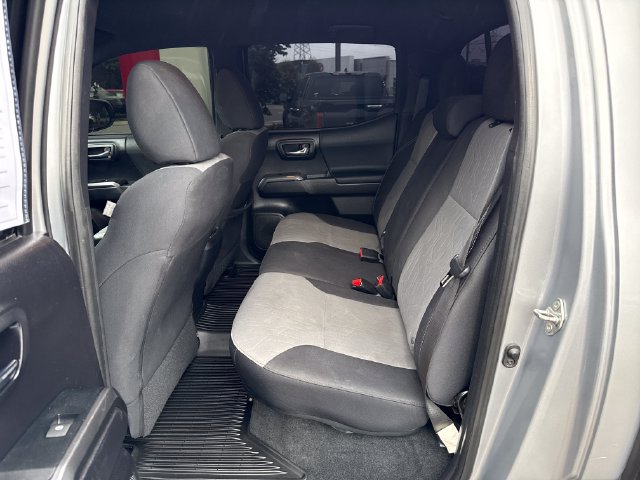 Used 2020 Toyota Tacoma TRD Sport w/ Technology Package AWD/4WD image 13