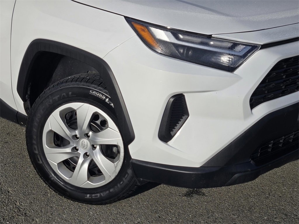 Used 2024 Toyota RAV4 LE image 9