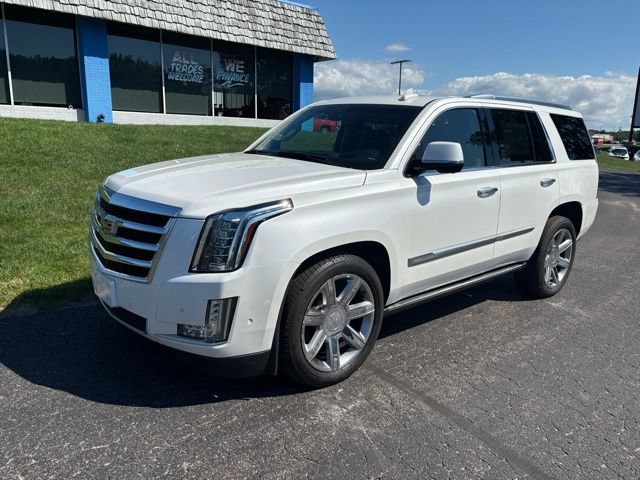 Used 2017 Cadillac Escalade Premium Luxury AWD/4WD image 2