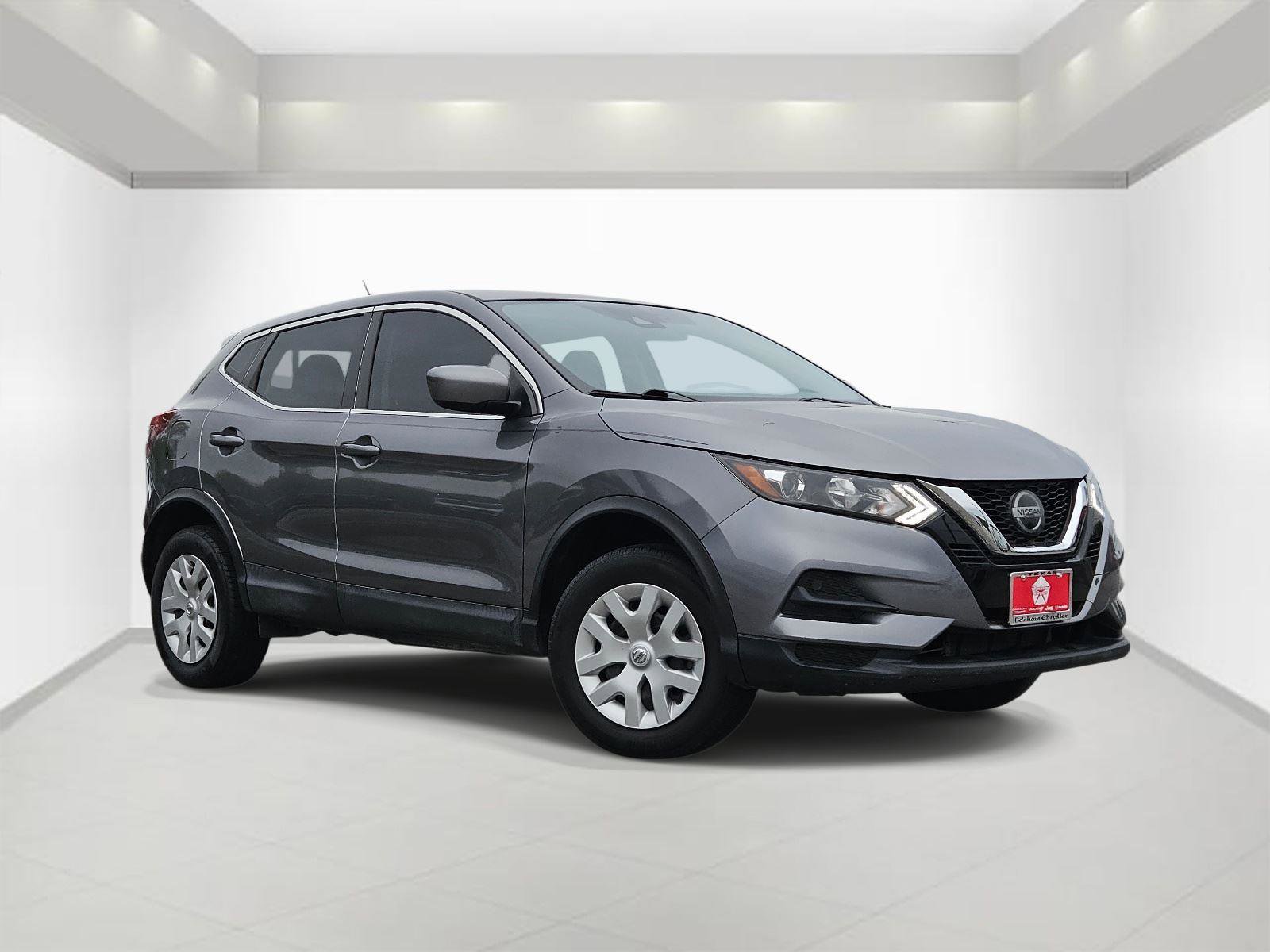 Used 2020 Nissan Rogue Sport S image 1