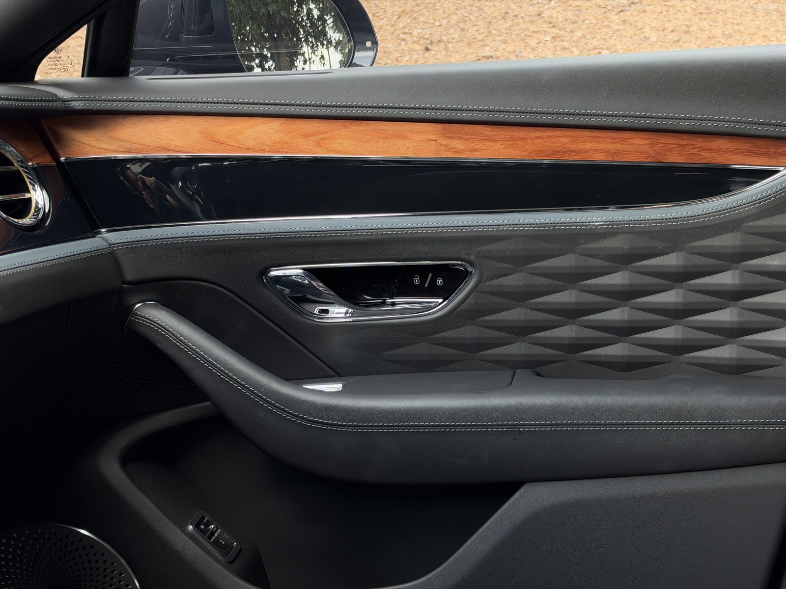 Certified 2023 Bentley Flying Spur W12 AWD/4WD image 31