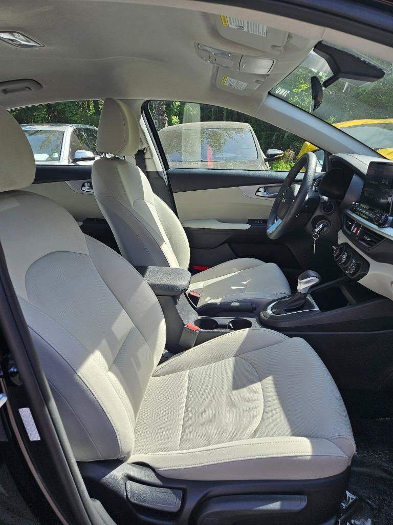 Used 2023 Kia Forte LXS FWD image 23