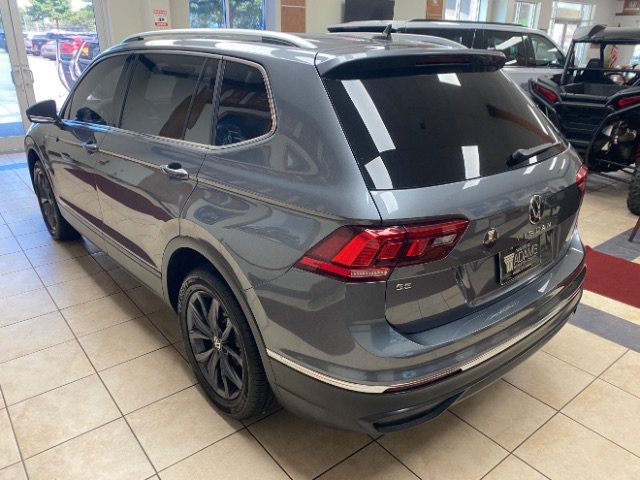 Used 2023 Volkswagen Tiguan SE FWD image 3