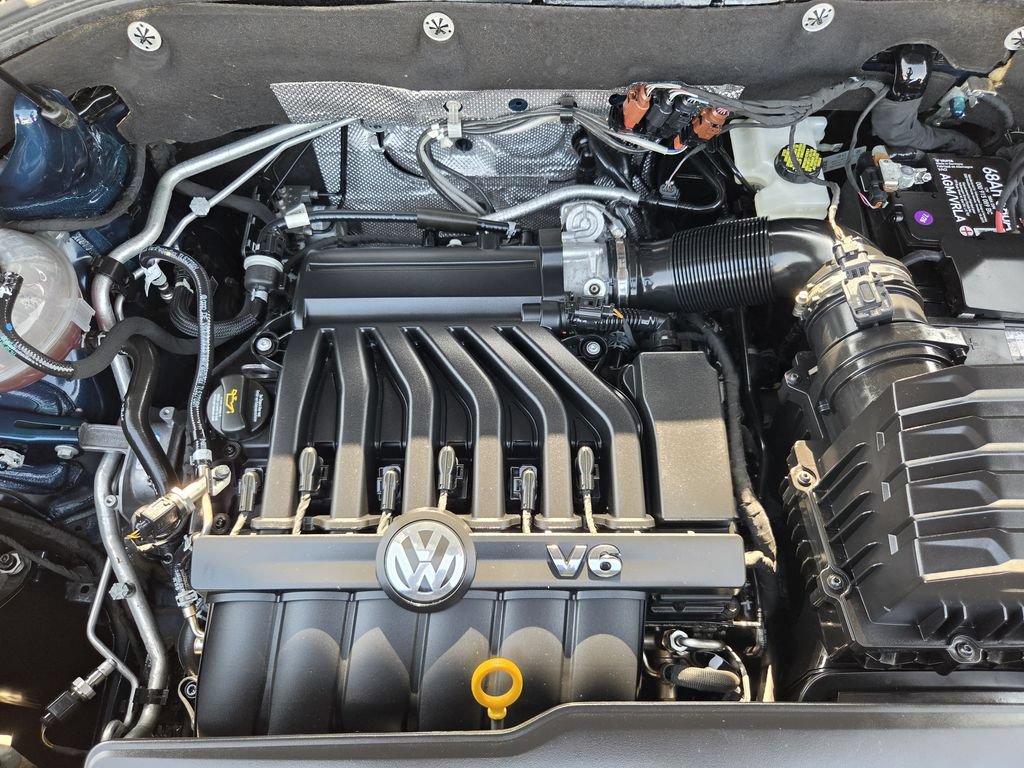 Used 2023 Volkswagen Atlas Cross Sport SEL R-Line AWD/4WD image 26