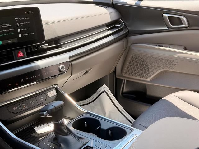 New 2026 Kia Carnival FWD image 11