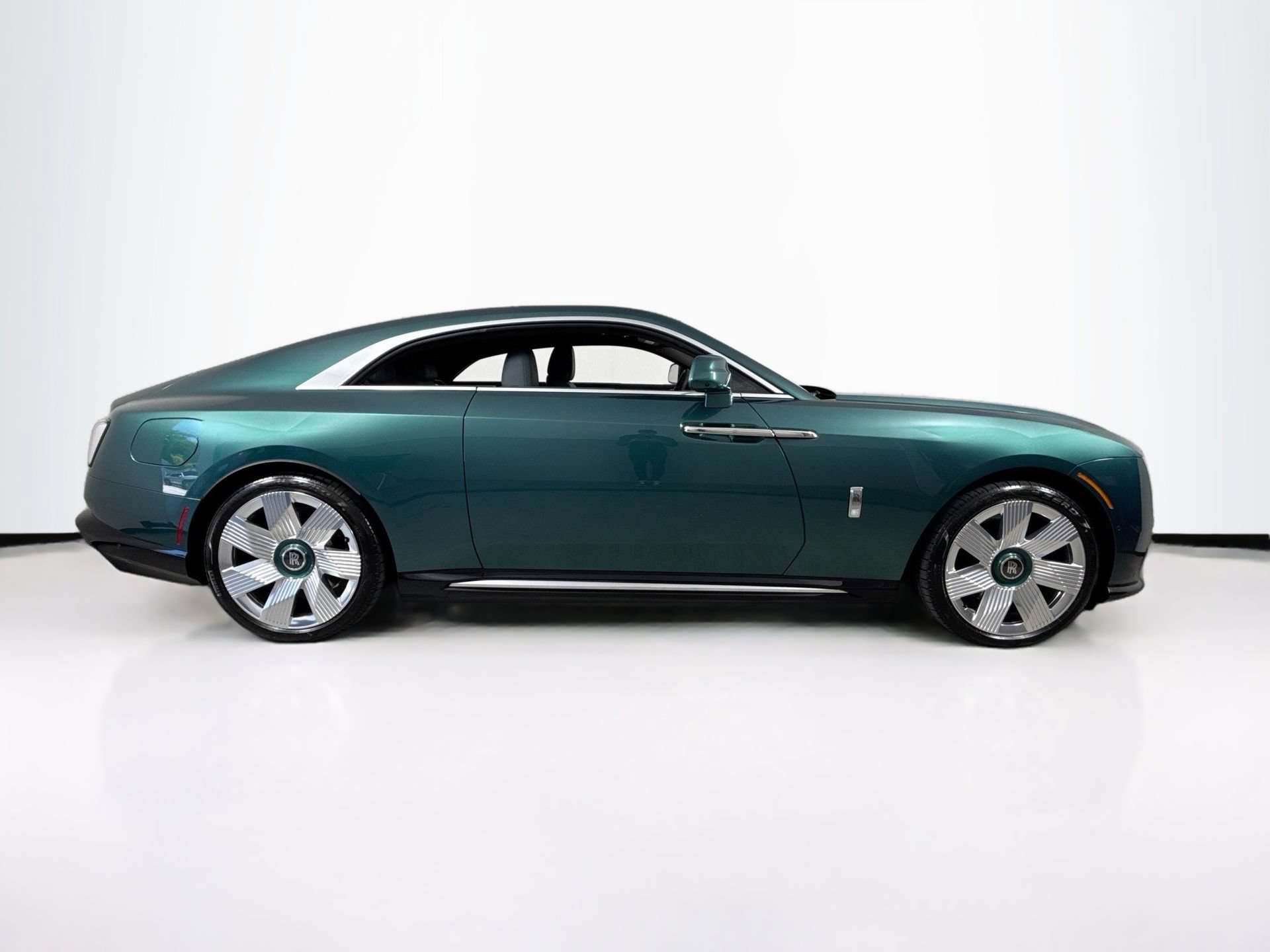 Used 2025 Rolls-Royce Spectre w/ Spectre Launch Package AWD/4WD image 8