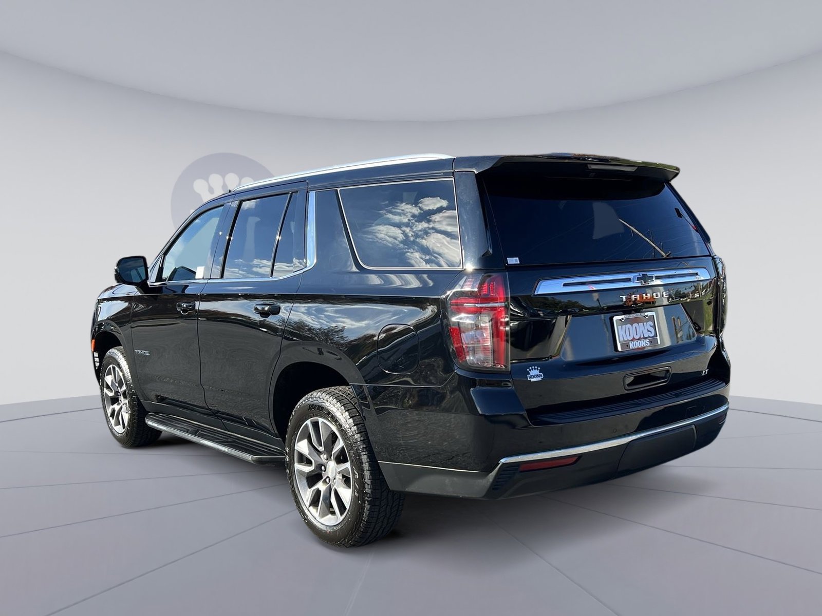 Used 2022 Chevrolet Tahoe LT w/ Luxury Package image 4