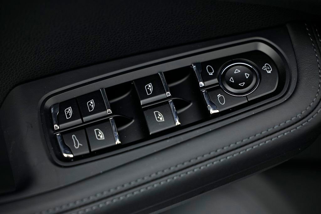 New 2026 Porsche Macan GTS image 20