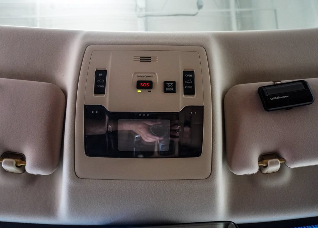 Used 2018 Lexus ES 350 w/ Luxury Package w/Wood Trim FWD image 38