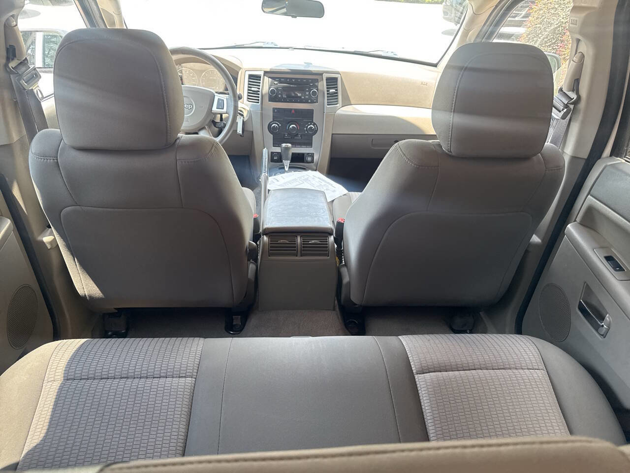 Used 2009 Jeep Grand Cherokee Laredo AWD/4WD image 12