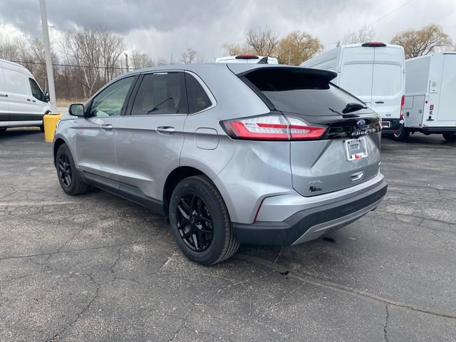Used 2024 Ford Edge SEL AWD/4WD image 3