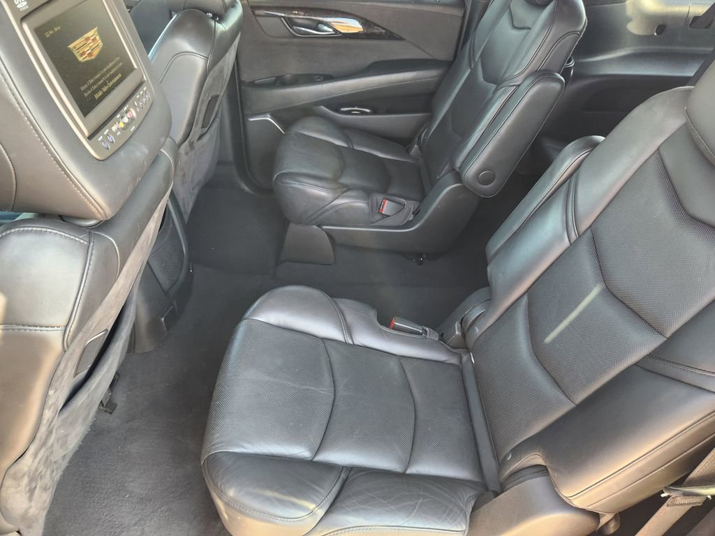 Used 2019 Cadillac Escalade ESV Platinum image 32