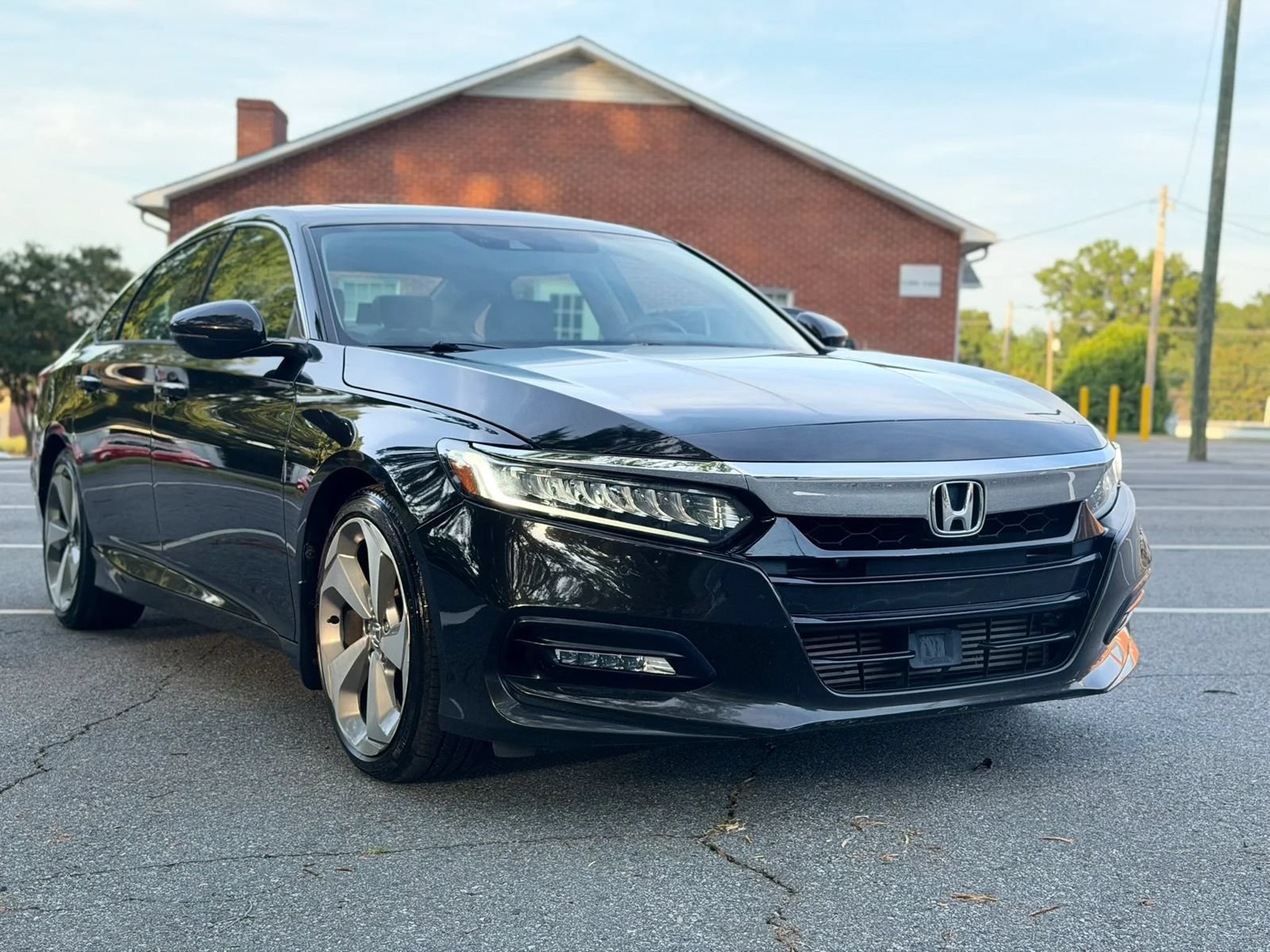 Used 2018 Honda Accord Touring image 8