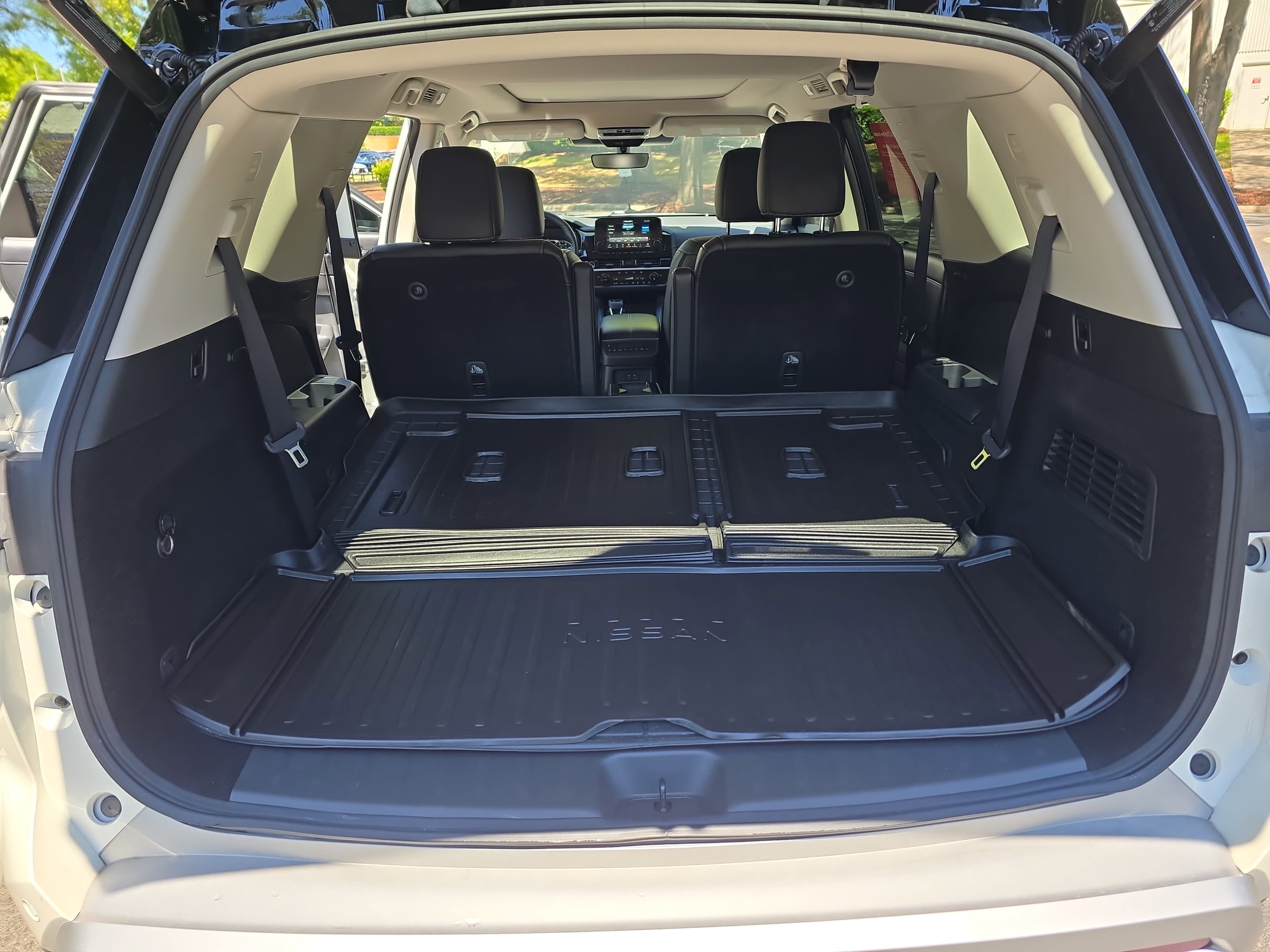 Certified 2023 Nissan Pathfinder SL w/ SL Premium Package FWD image 12