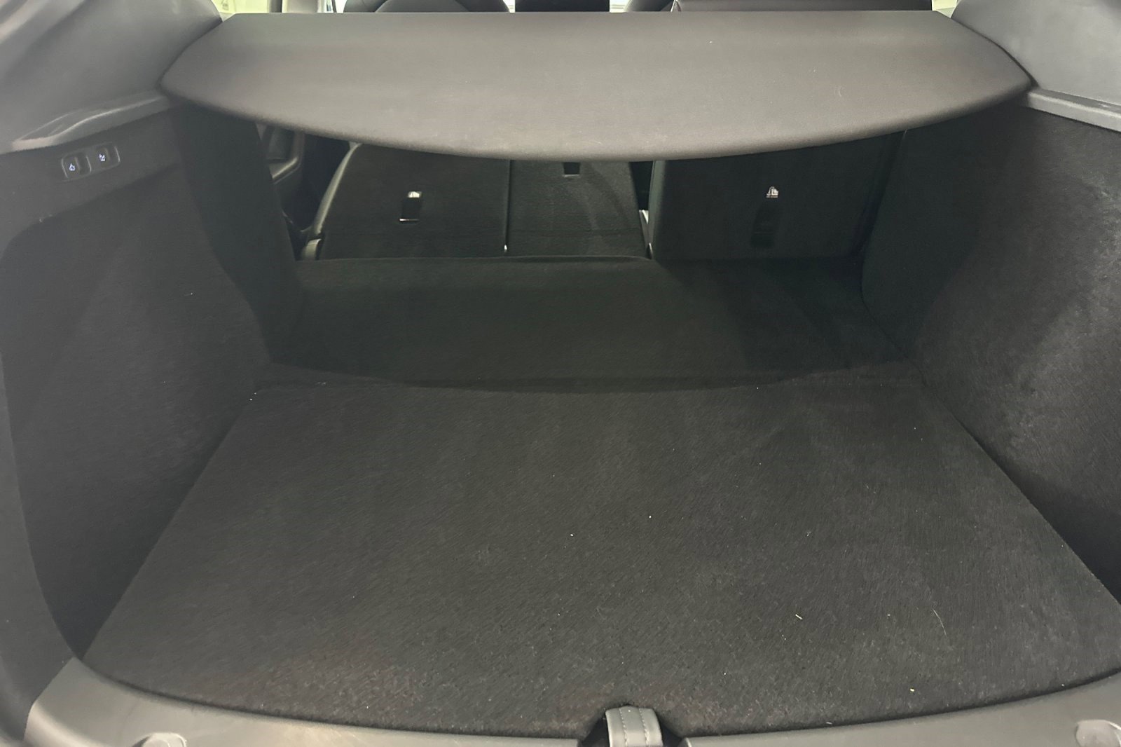 Used 2024 Tesla Model Y Long Range AWD/4WD image 32