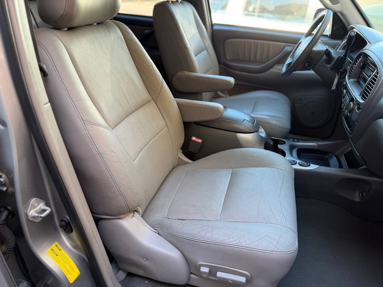Used 2004 Toyota Sequoia Limited RWD image 14