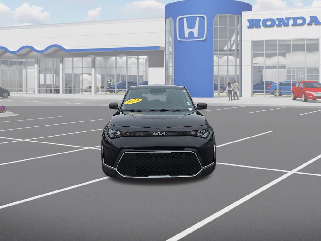 Used 2024 Kia Soul LX w/ Option Group 015 image 2