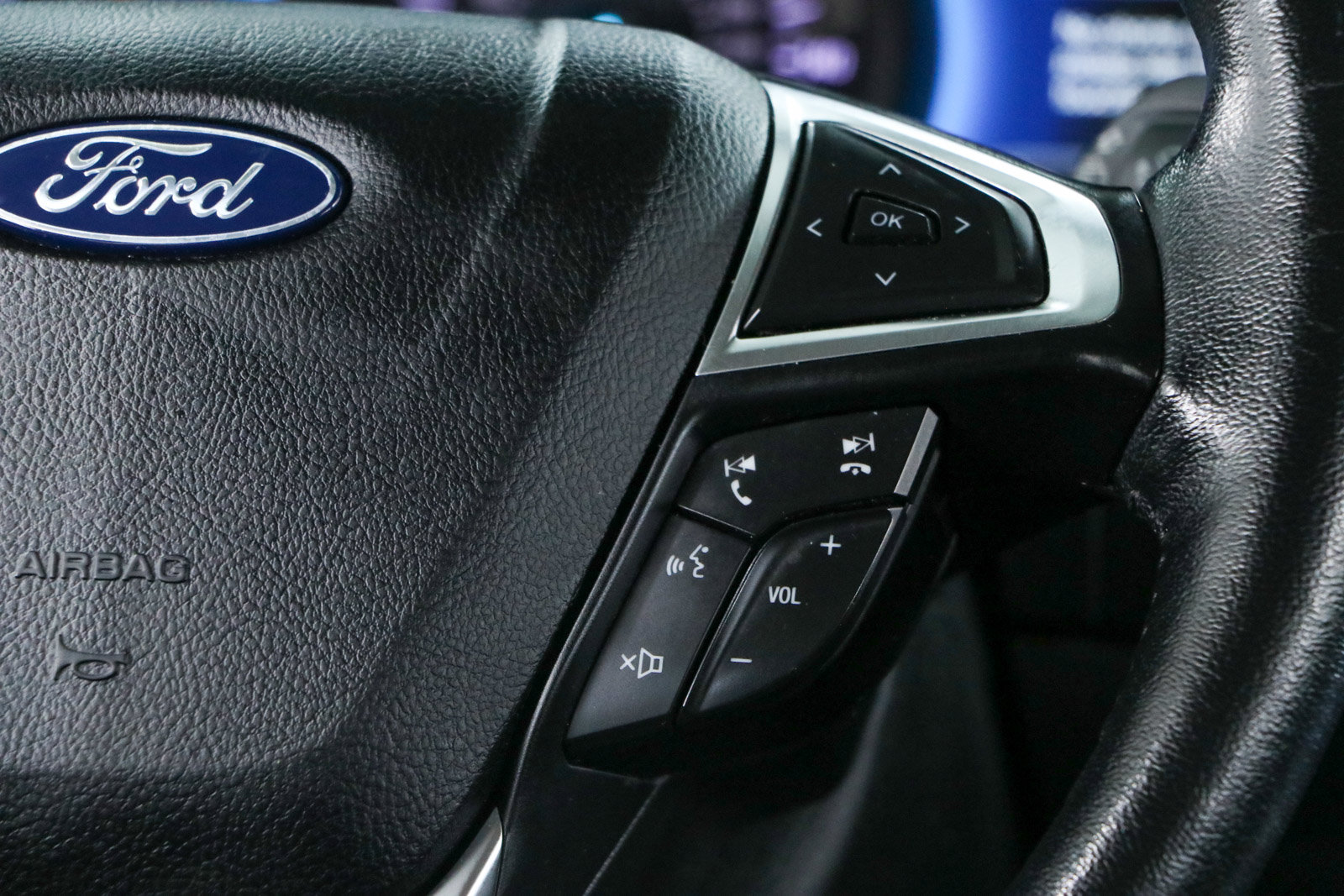 Used 2023 Ford Edge Titanium AWD/4WD image 14
