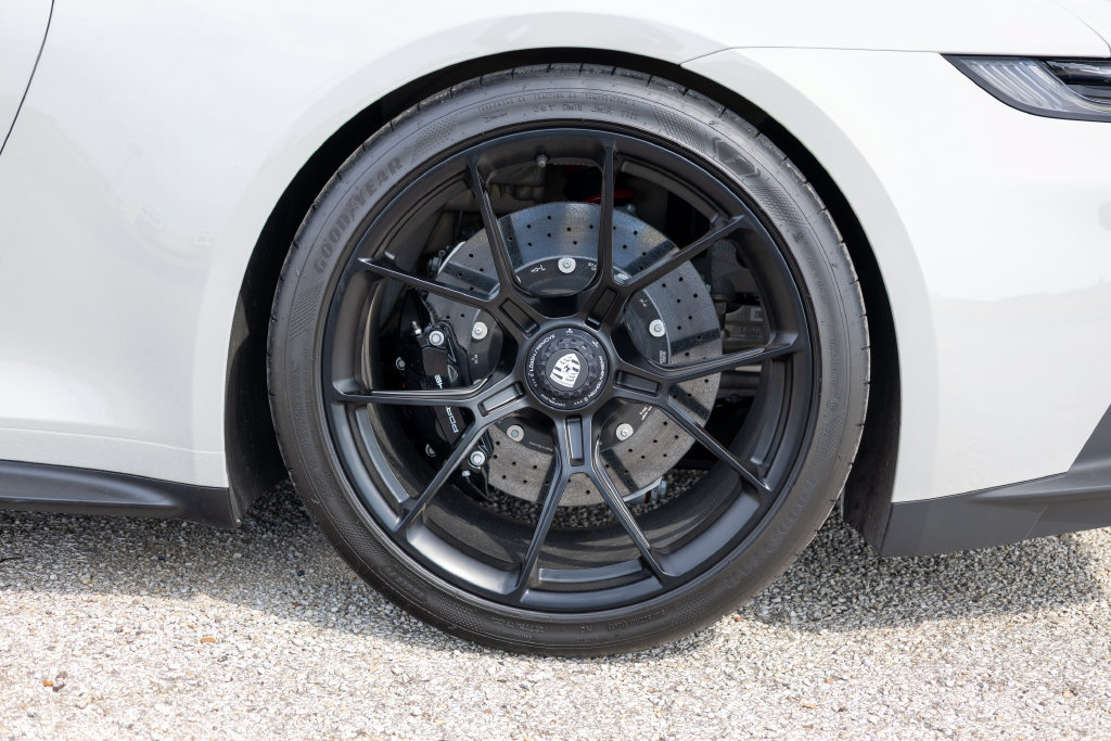 Used 2026 Porsche 911 Carrera RWD image 25