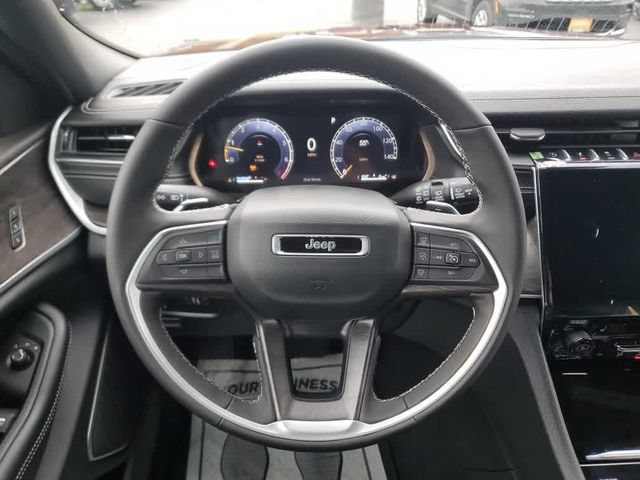 New 2025 Jeep Grand Cherokee Limited w/ Black Appearance Package AWD/4WD image 19