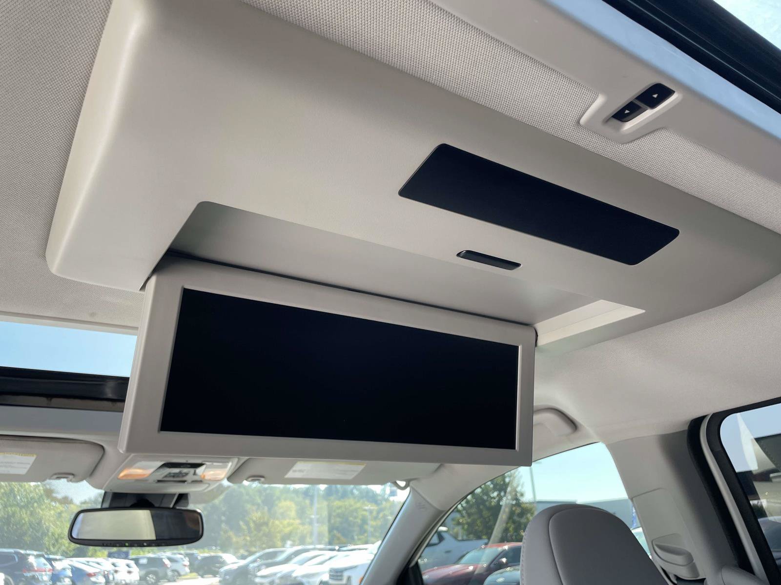 Used 2019 Toyota Sienna Limited Premium FWD image 4