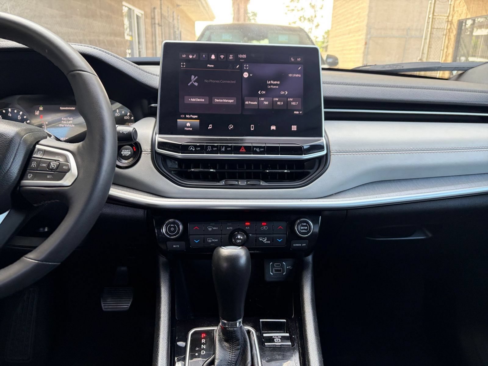 Used 2025 Jeep Compass Limited AWD/4WD image 16