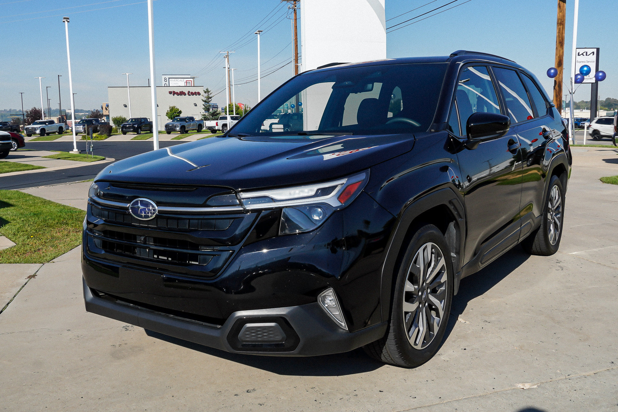 Used 2025 Subaru Forester Touring w/ Popular Package - Touring AWD/4WD image 4