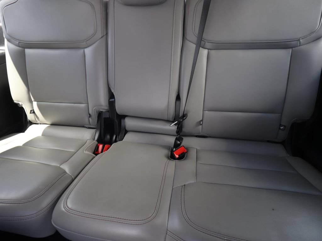 Used 2025 Ford Expedition Active AWD/4WD image 17