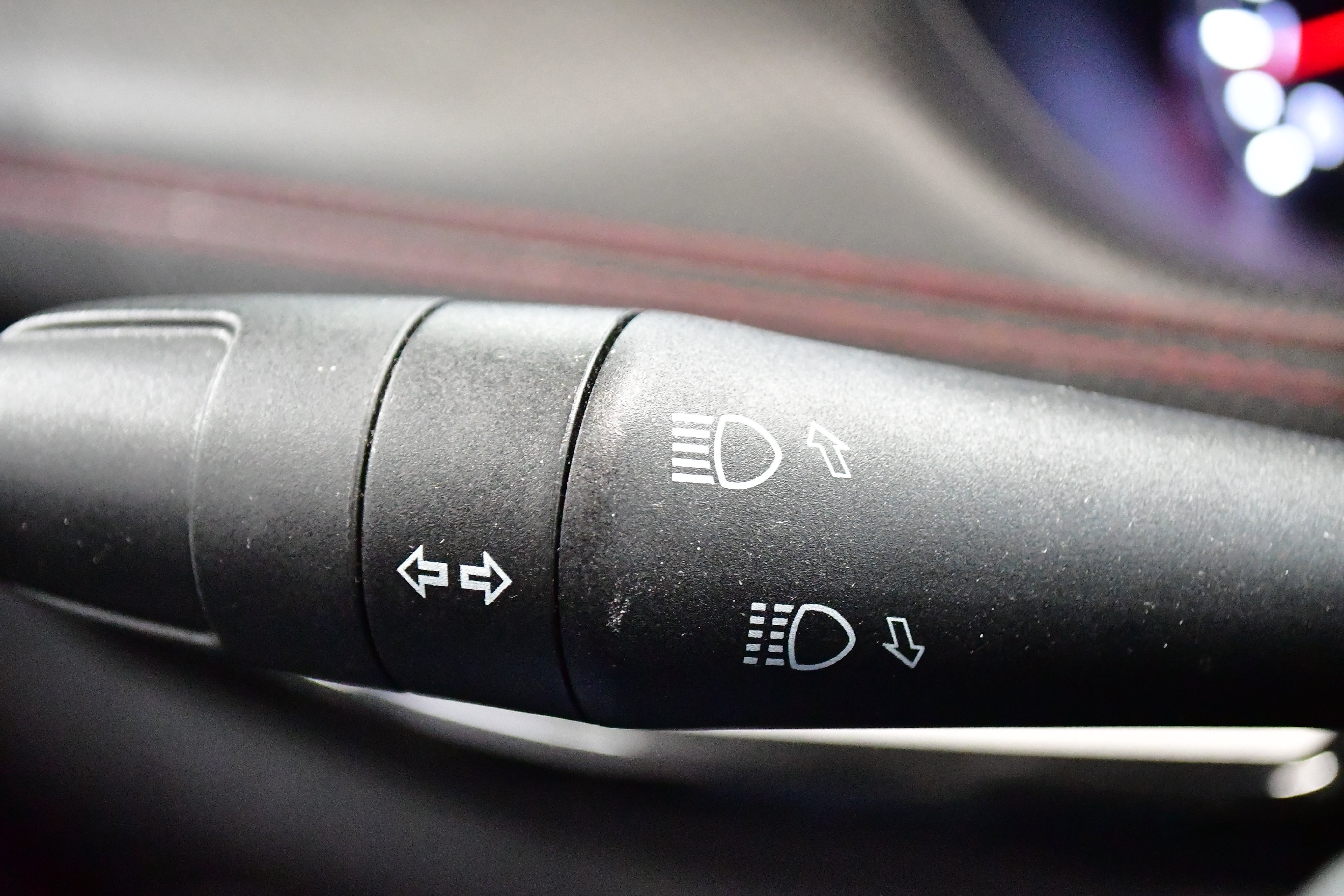 Used 2025 Jeep Compass Trailhawk AWD/4WD image 19