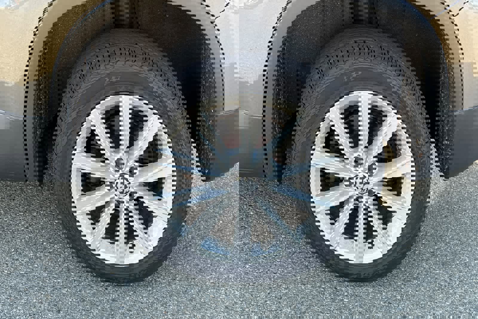 Used 2017 Volkswagen Tiguan Limited w/ Premium Package image 22