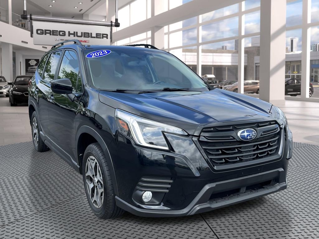 Used 2023 Subaru Forester Premium image 3
