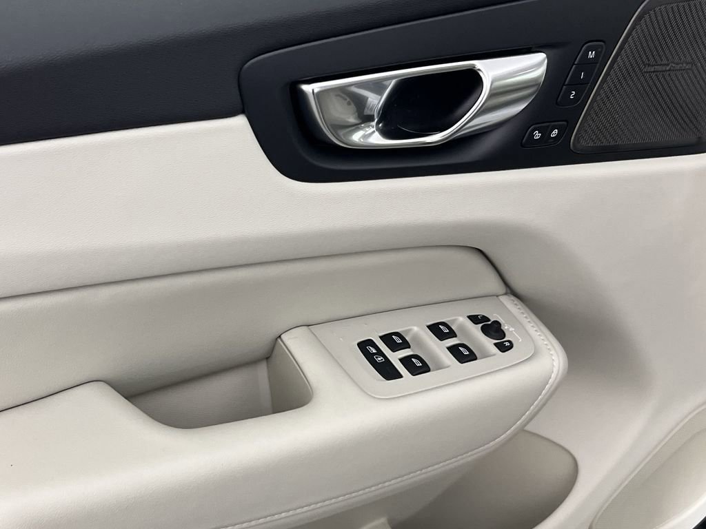 New 2026 Volvo XC60 B5 Ultra w/ Protection Package Premier image 13